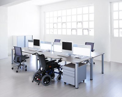 Mesas Xenon Universal, silla de ruedas, diseño inclusivo
